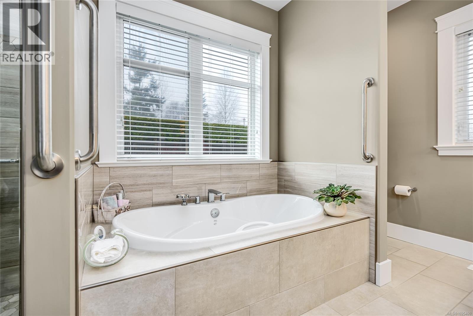 207 1290 Crown Isle Dr, Courtenay, British Columbia  V9N 0B8 - Photo 22 - 1025400