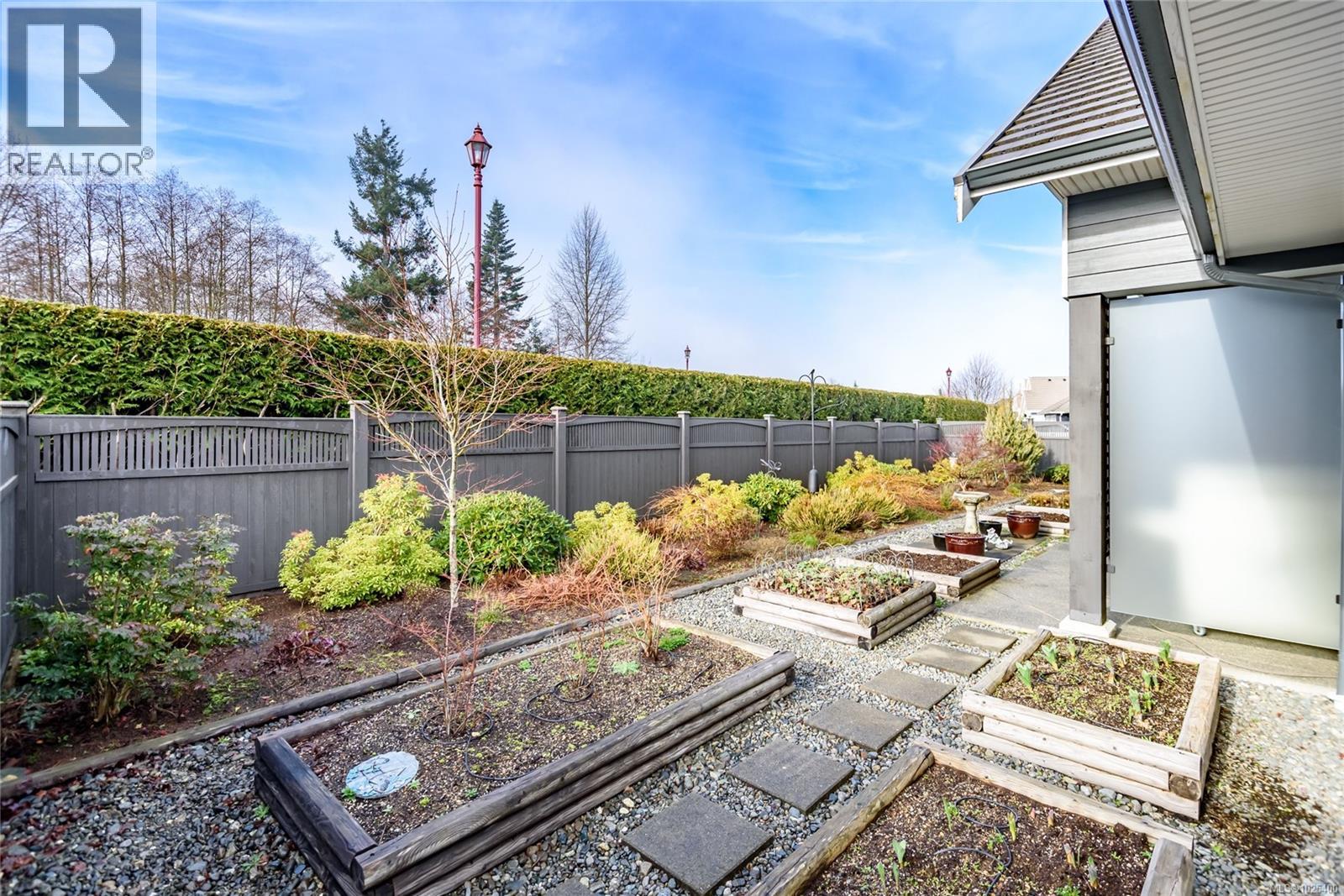 207 1290 Crown Isle Dr, Courtenay, British Columbia  V9N 0B8 - Photo 33 - 1025400