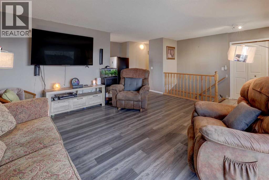 411 Strathford Boulevard, Strathmore, Alberta  T1P 1P2 - Photo 7 - A2283344