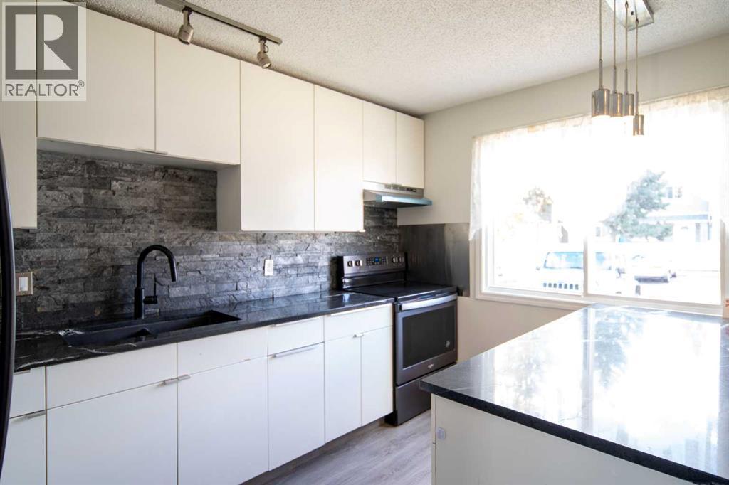 212 Georgian Villas Ne, Calgary, Alberta  t2a 7c9 - Photo 6 - A2280948