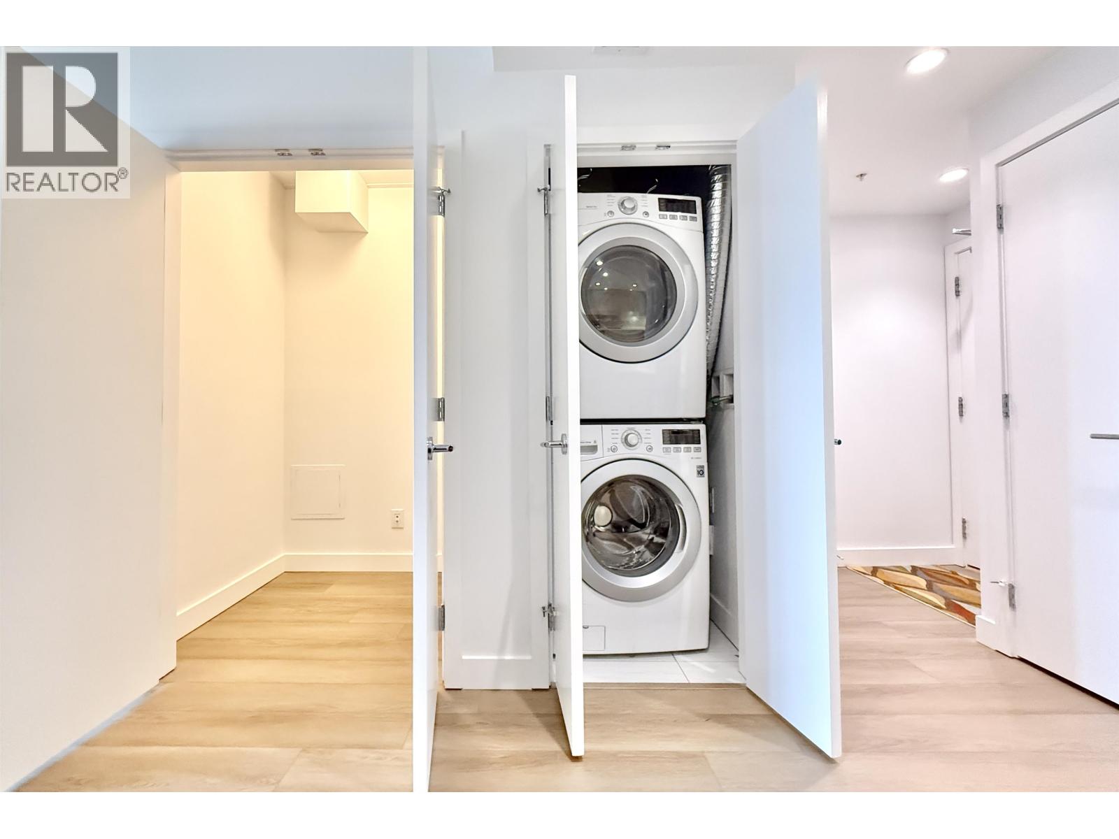 702 518 Whiting Way, Coquitlam, British Columbia  V3J 0H7 - Photo 5 - R3055092