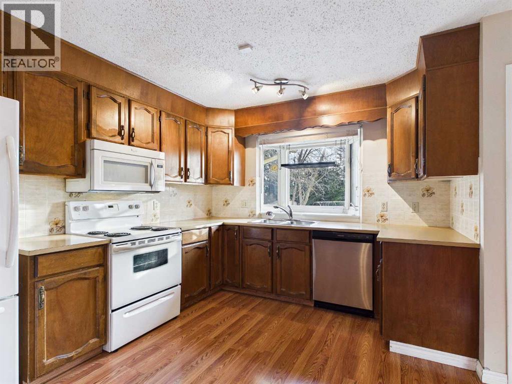 503 Dalcastle Mews Nw, Calgary, Alberta  T3A 2P3 - Photo 8 - A2283417