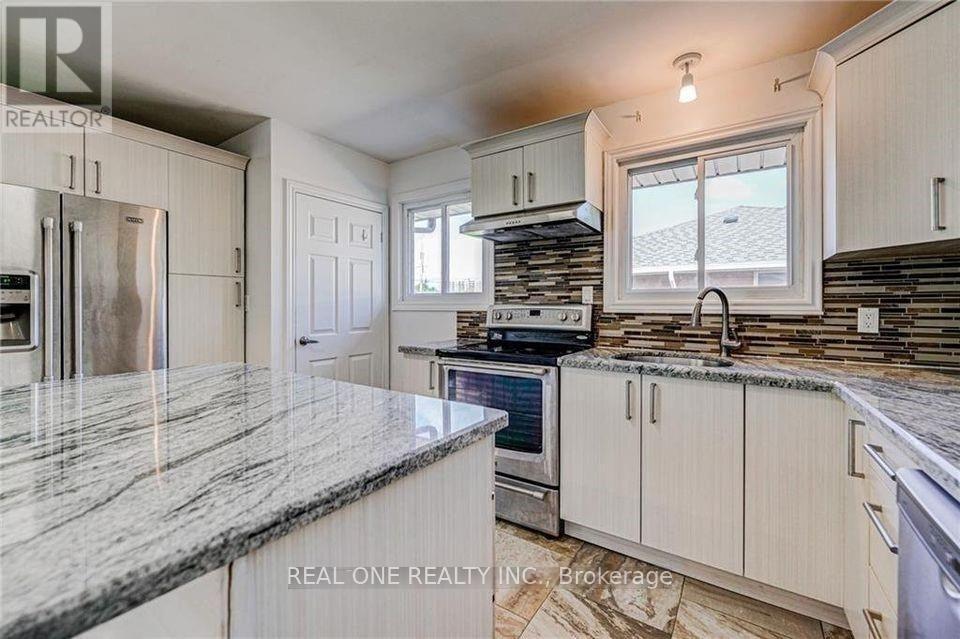 Upper - 99 Warren Avenue, Hamilton, Ontario  L9A 3C7 - Photo 11 - X12769488