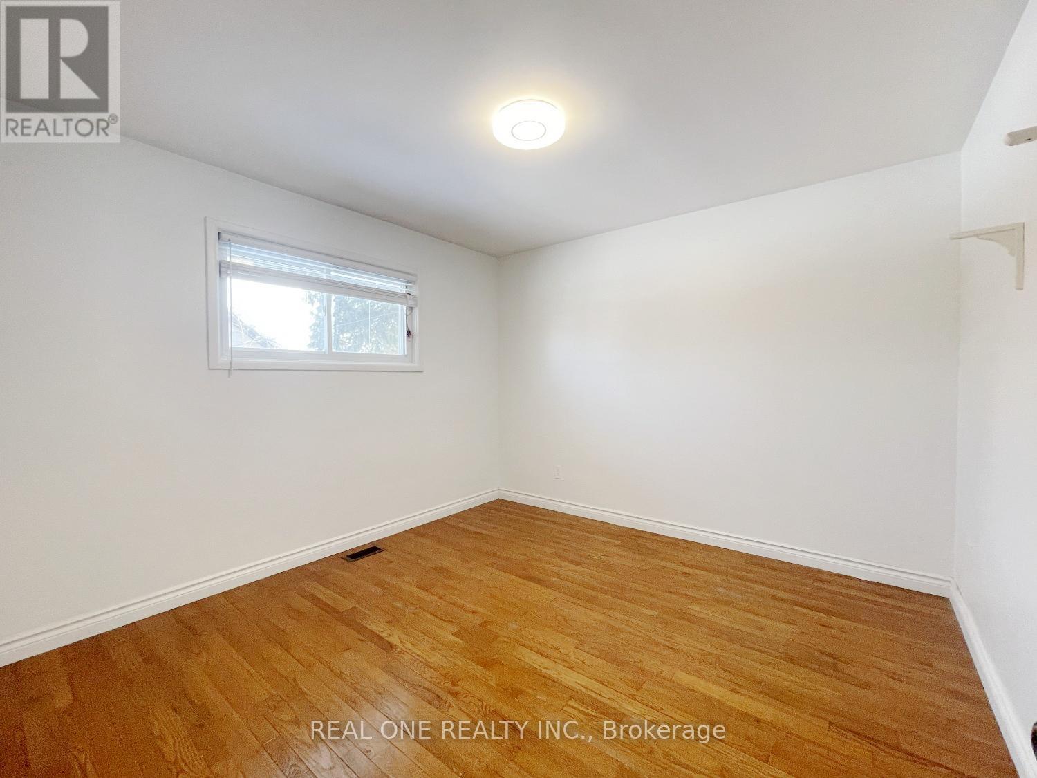 Upper - 99 Warren Avenue, Hamilton, Ontario  L9A 3C7 - Photo 15 - X12769488