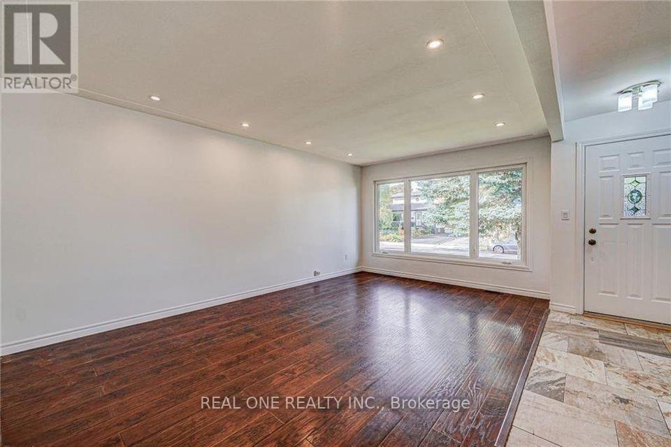 Upper - 99 Warren Avenue, Hamilton, Ontario  L9A 3C7 - Photo 7 - X12769488