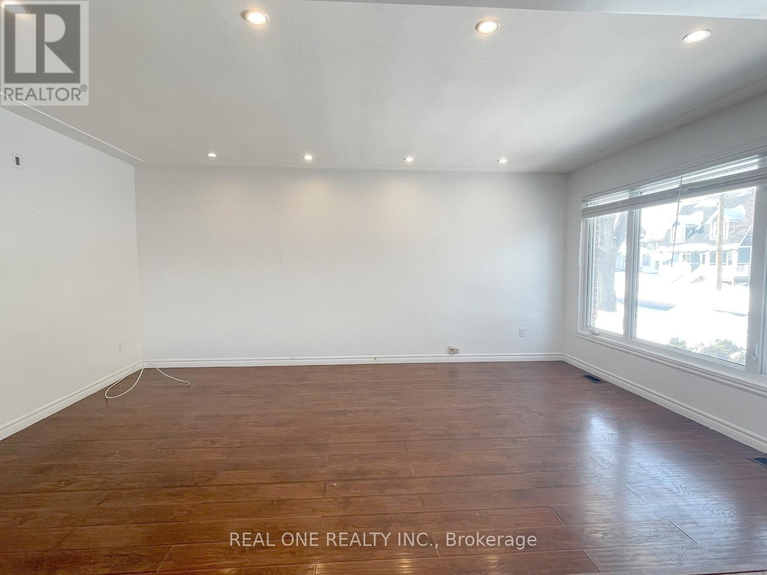 Upper - 99 Warren Avenue, Hamilton, Ontario  L9A 3C7 - Photo 8 - X12769488