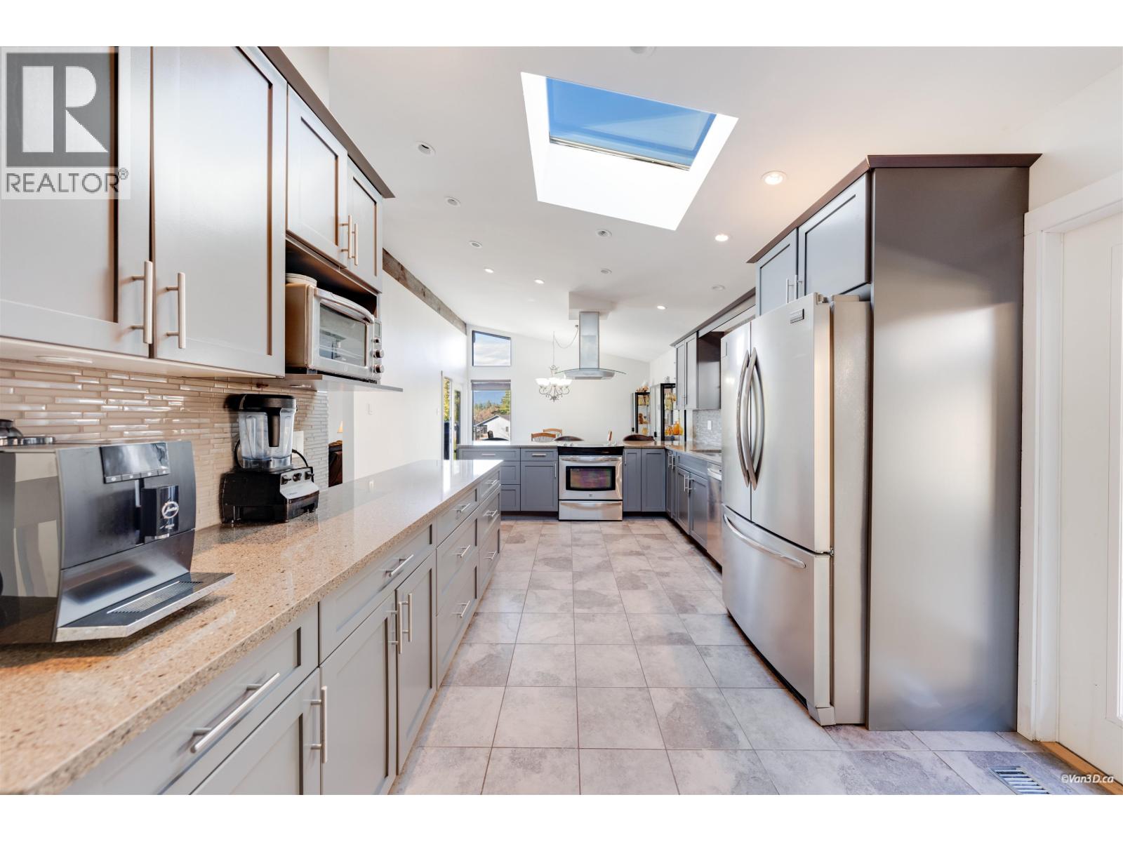 3 Crawford Bay, Port Moody, British Columbia  V3H 3N3 - Photo 6 - R3069231