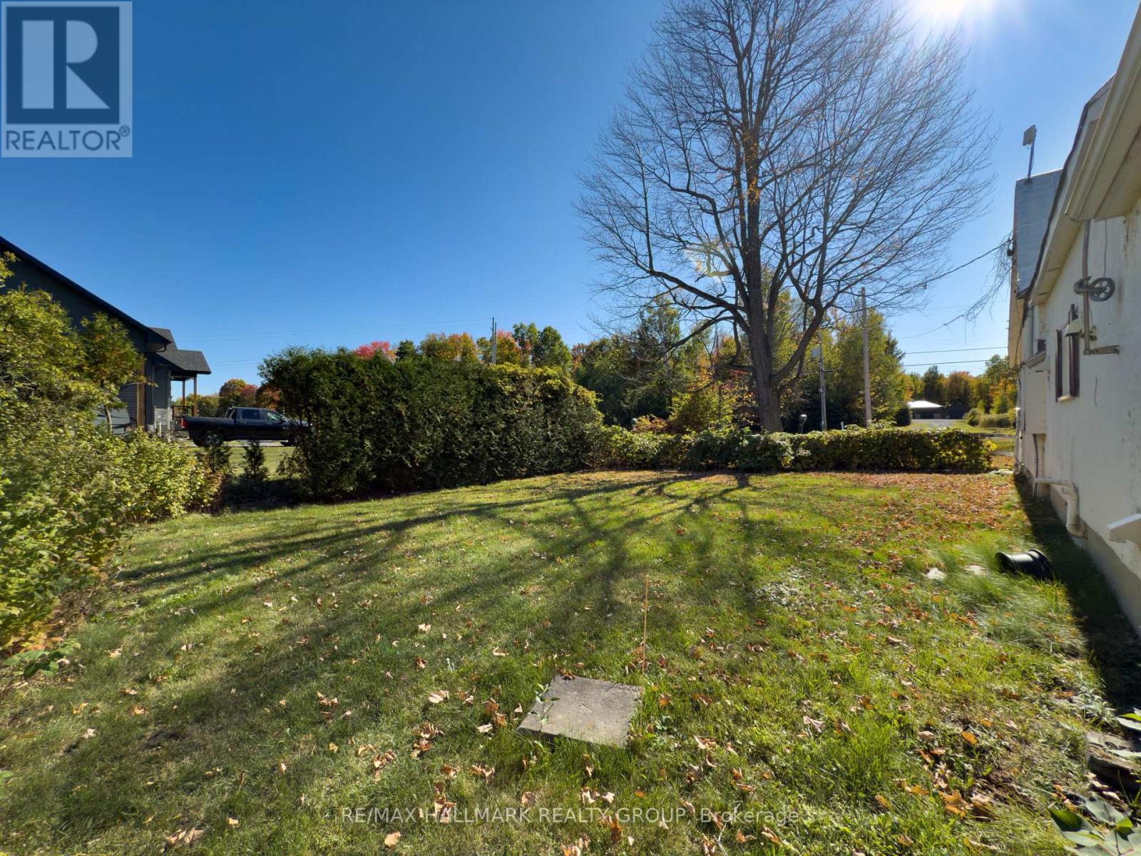 1677 Ste Anne Road, Champlain, Ontario  K0B 1K0 - Photo 18 - X12462116