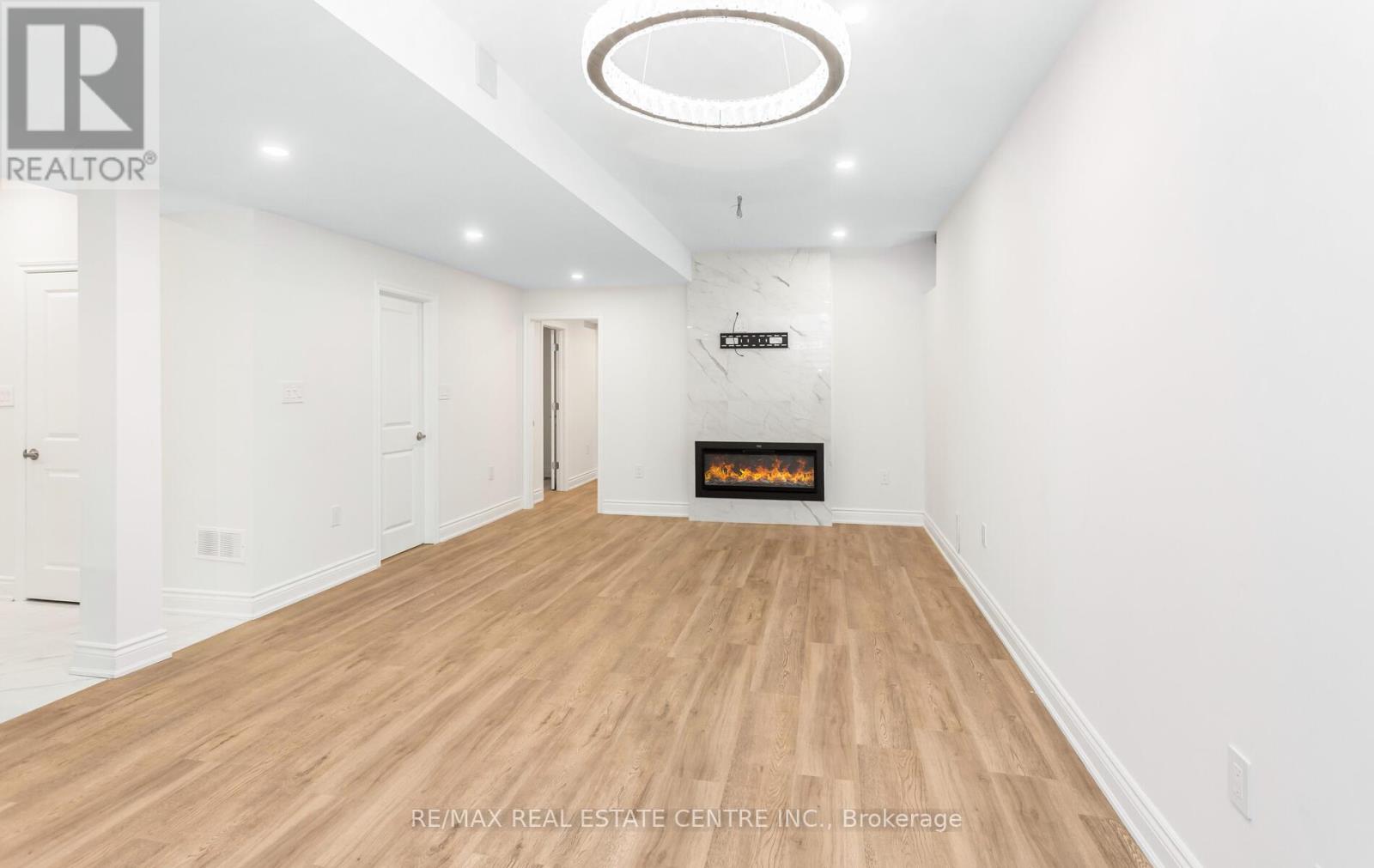 2379 Charles Cornwall Avenue, Oakville (Br Bronte), Ontario  L6M 5M5 - Photo 10 - W12769508