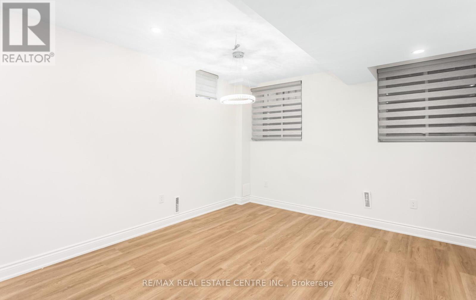 2379 Charles Cornwall Avenue, Oakville (Br Bronte), Ontario  L6M 5M5 - Photo 14 - W12769508