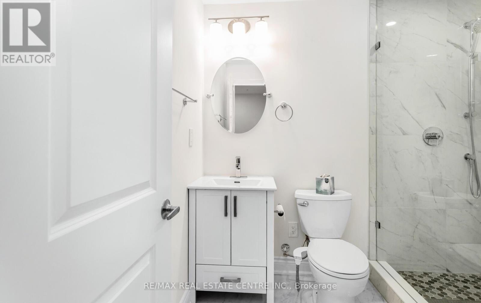 2379 Charles Cornwall Avenue, Oakville (Br Bronte), Ontario  L6M 5M5 - Photo 16 - W12769508