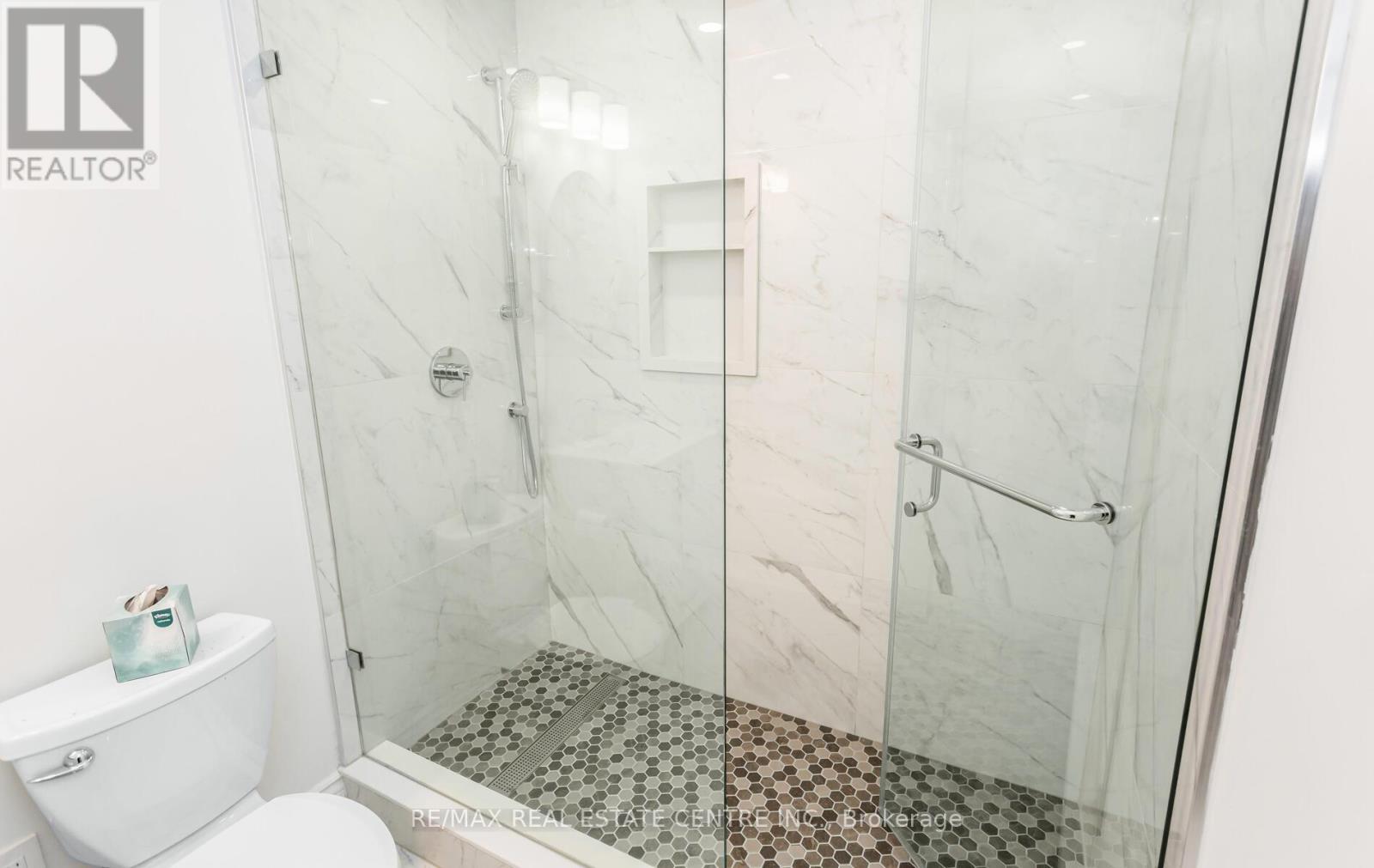 2379 Charles Cornwall Avenue, Oakville (Br Bronte), Ontario  L6M 5M5 - Photo 19 - W12769508