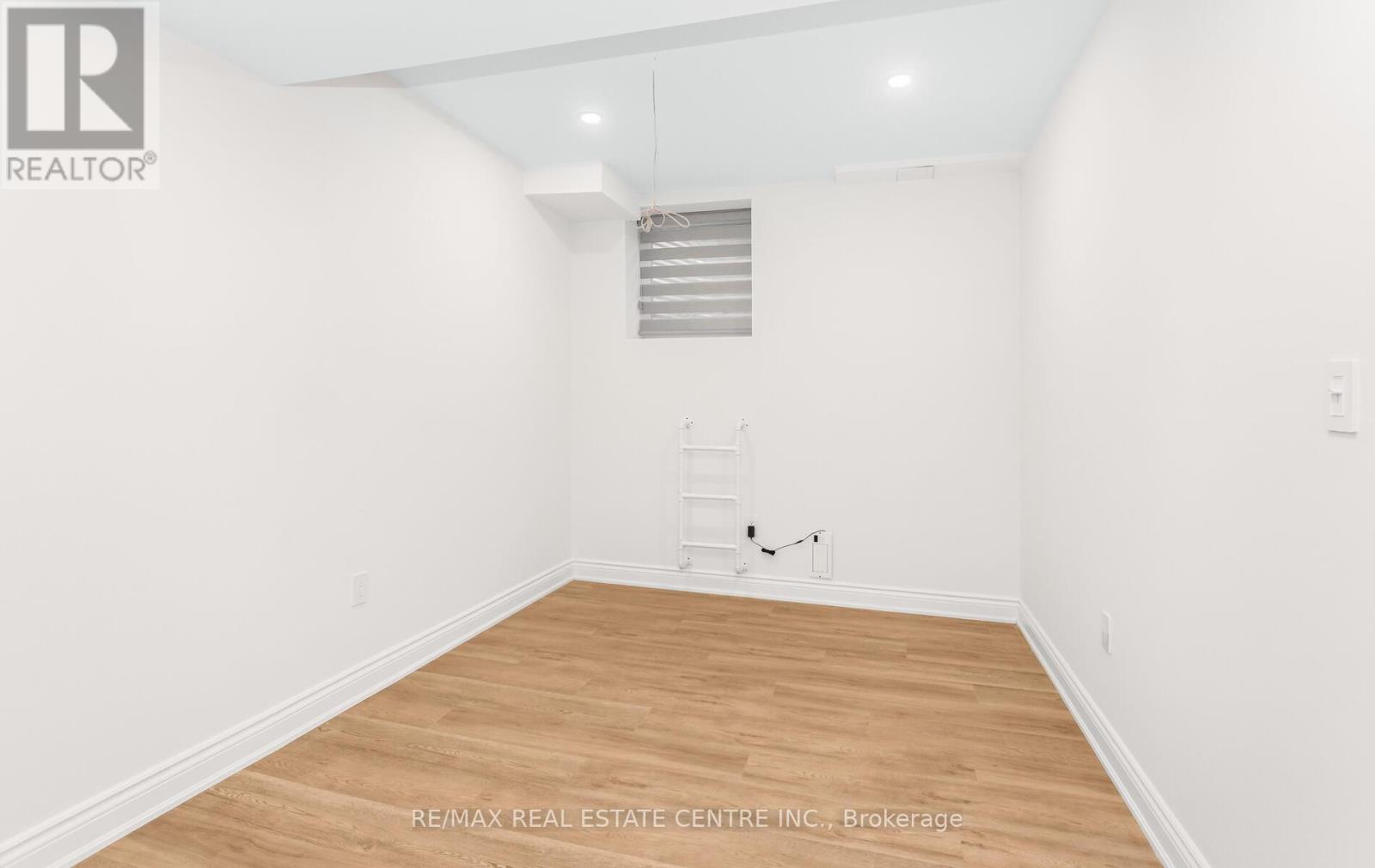 2379 Charles Cornwall Avenue, Oakville (Br Bronte), Ontario  L6M 5M5 - Photo 20 - W12769508