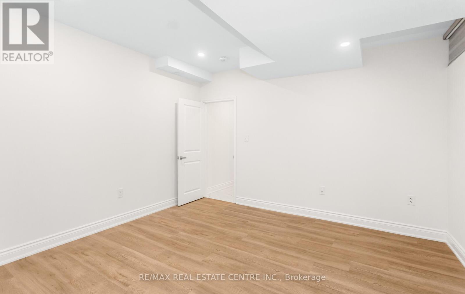 2379 Charles Cornwall Avenue, Oakville (Br Bronte), Ontario  L6M 5M5 - Photo 30 - W12769508