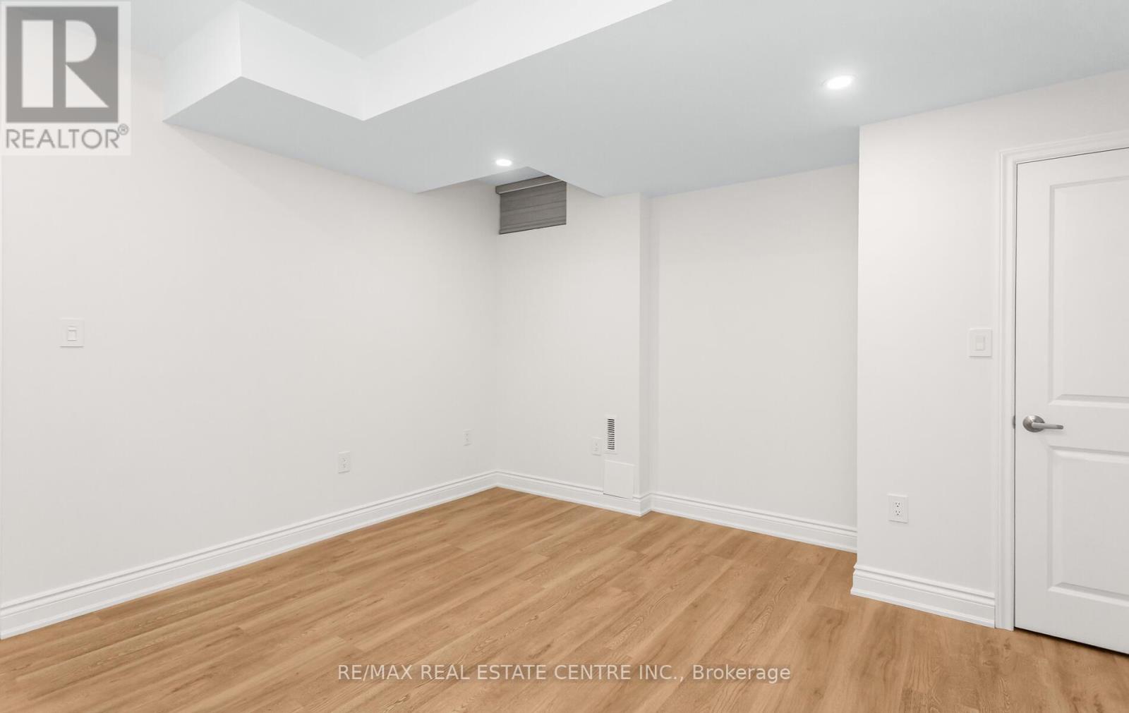 2379 Charles Cornwall Avenue, Oakville (Br Bronte), Ontario  L6M 5M5 - Photo 31 - W12769508