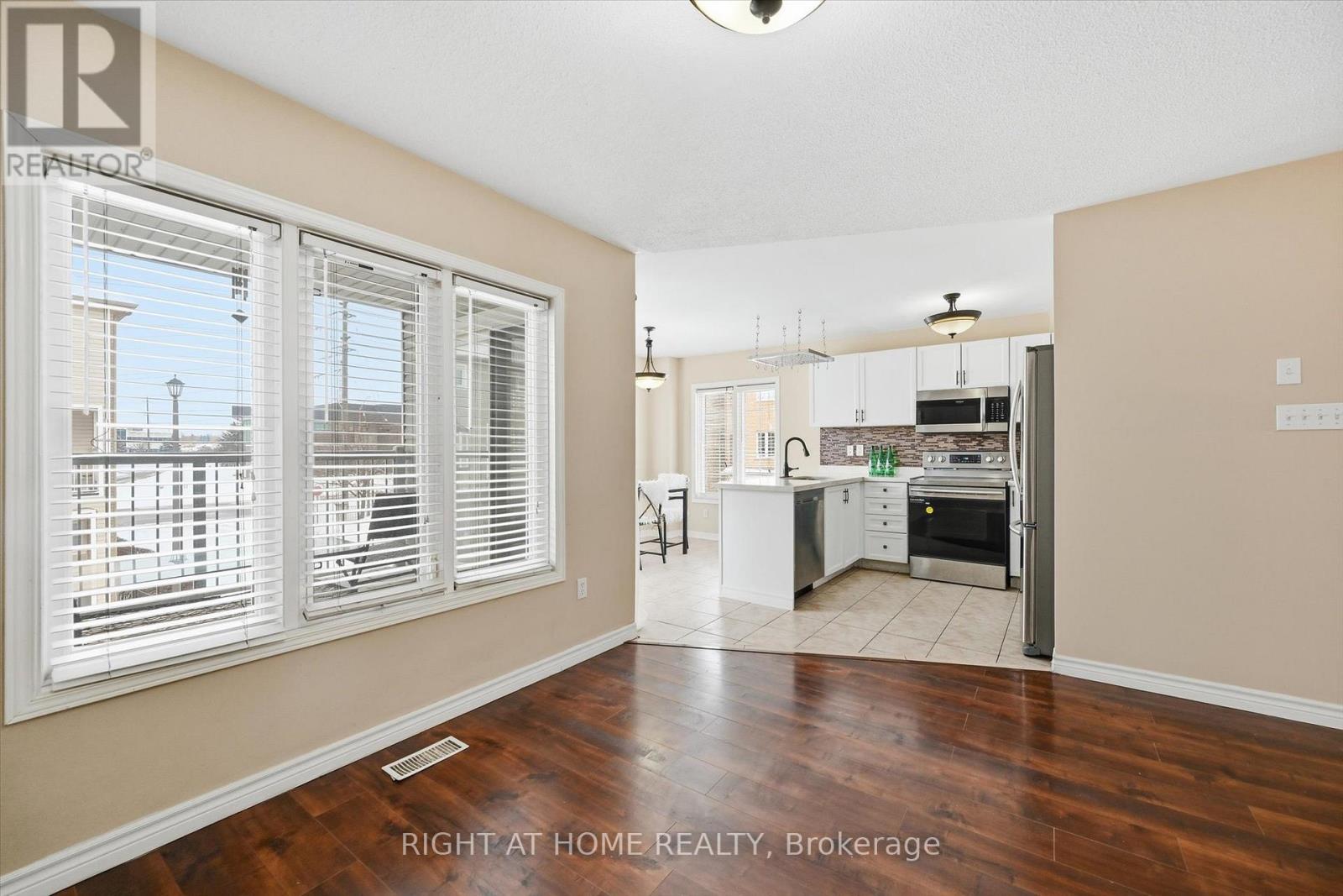 32 - 5110 Fairview Street, Burlington, Ontario  L7L 7H6 - Photo 5 - W12769490