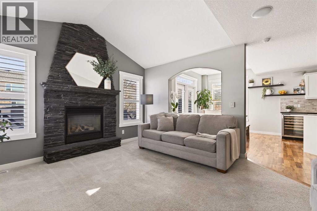 4 Cougarstone Square Sw, Calgary, Alberta  T3H 5J3 - Photo 8 - A2283347