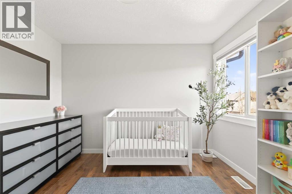 4 Cougarstone Square Sw, Calgary, Alberta  T3H 5J3 - Photo 33 - A2283347