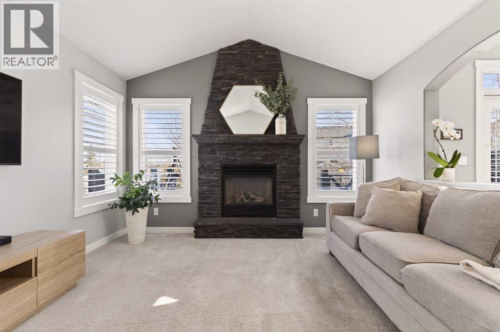 4 Cougarstone Square Sw, Calgary, Alberta  T3H 5J3 - Photo 7 - A2283347