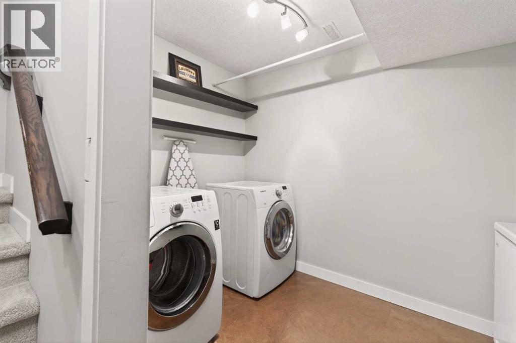 4 Cougarstone Square Sw, Calgary, Alberta  T3H 5J3 - Photo 36 - A2283347