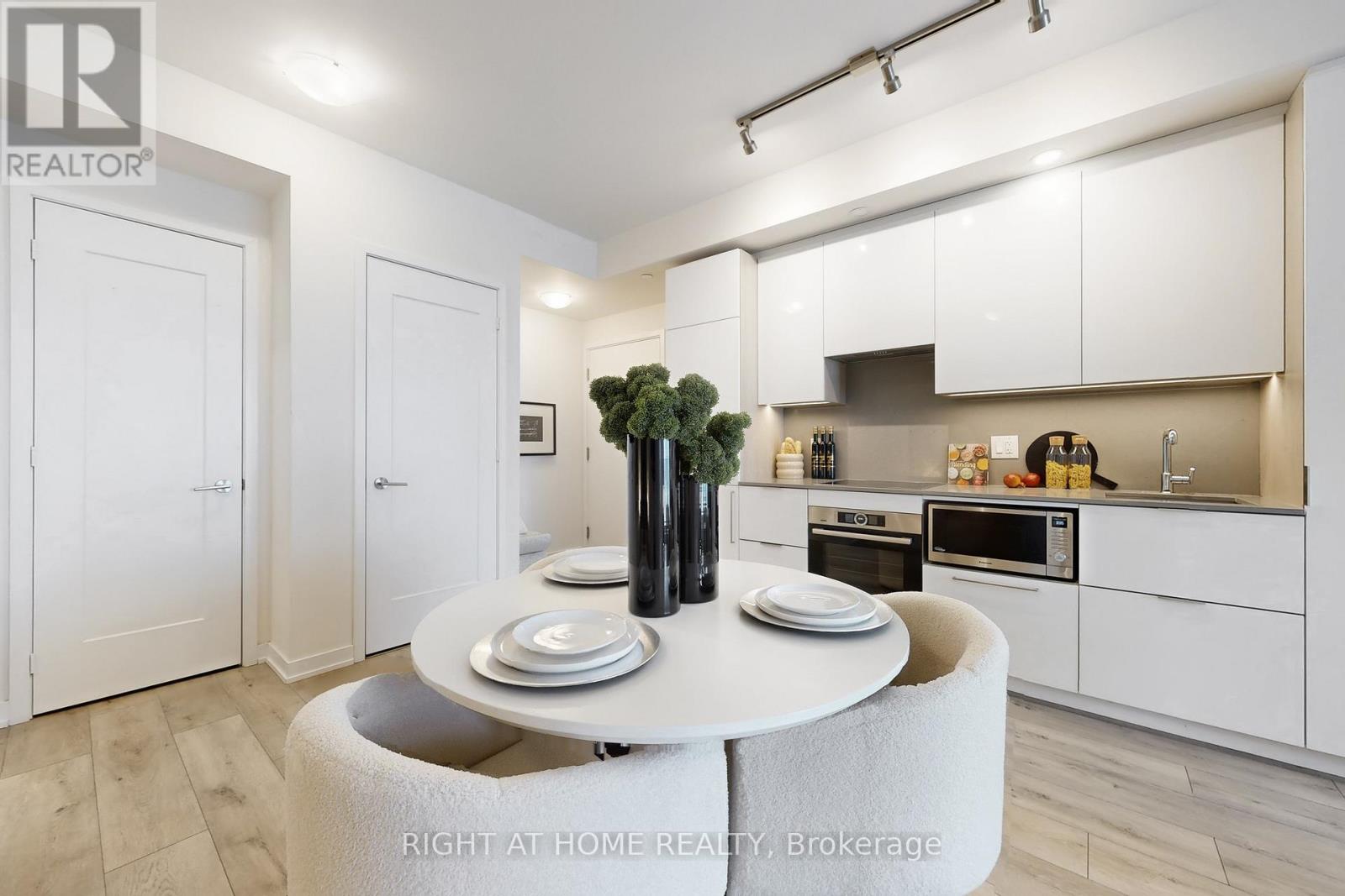 1710 - 28 Freeland Street, Toronto, Ontario  M5E 0E3 - Photo 8 - C12764976