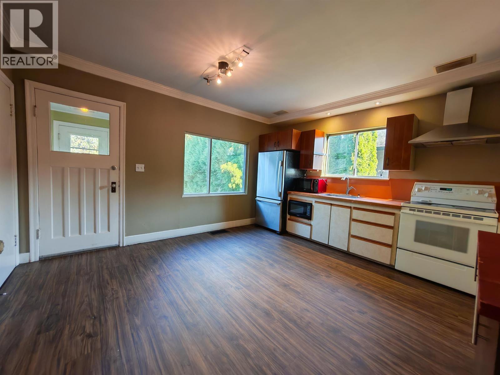 929 Sixth Street, New Westminster, British Columbia  V3L 3C8 - Photo 4 - R3087340