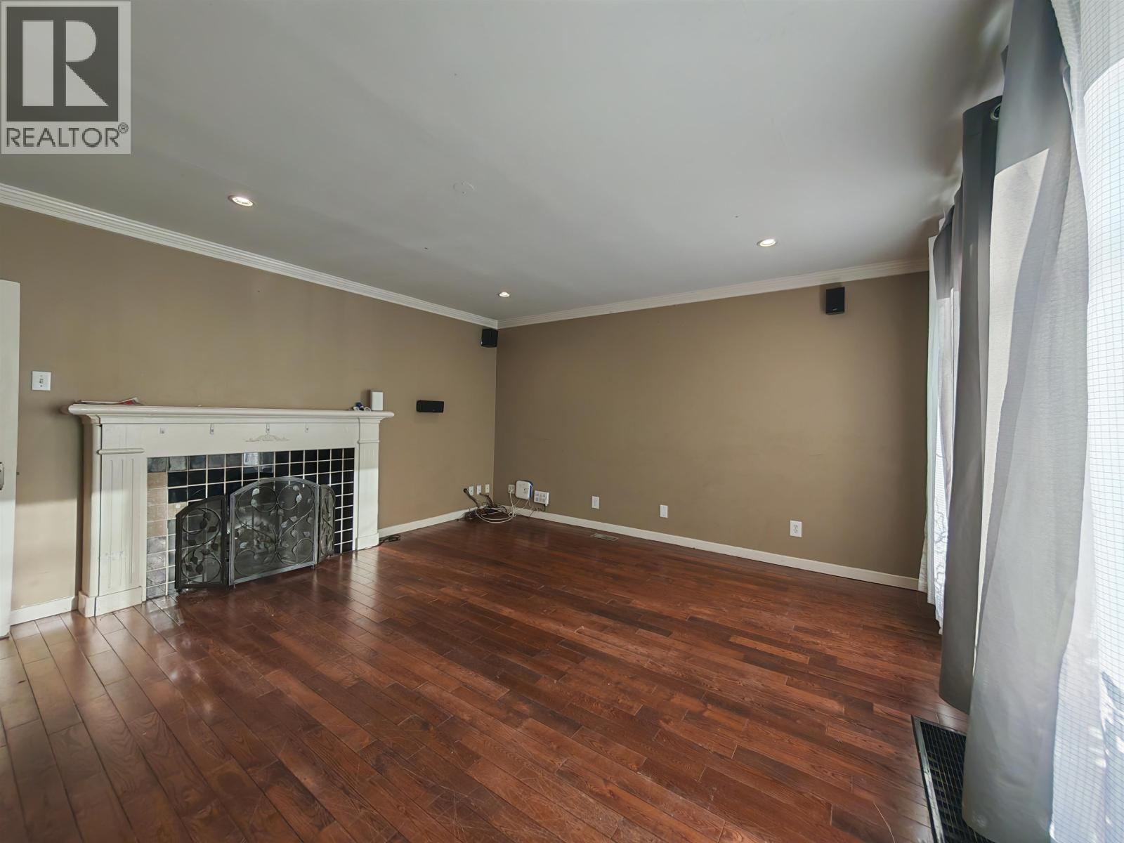 929 Sixth Street, New Westminster, British Columbia  V3L 3C8 - Photo 3 - R3087340