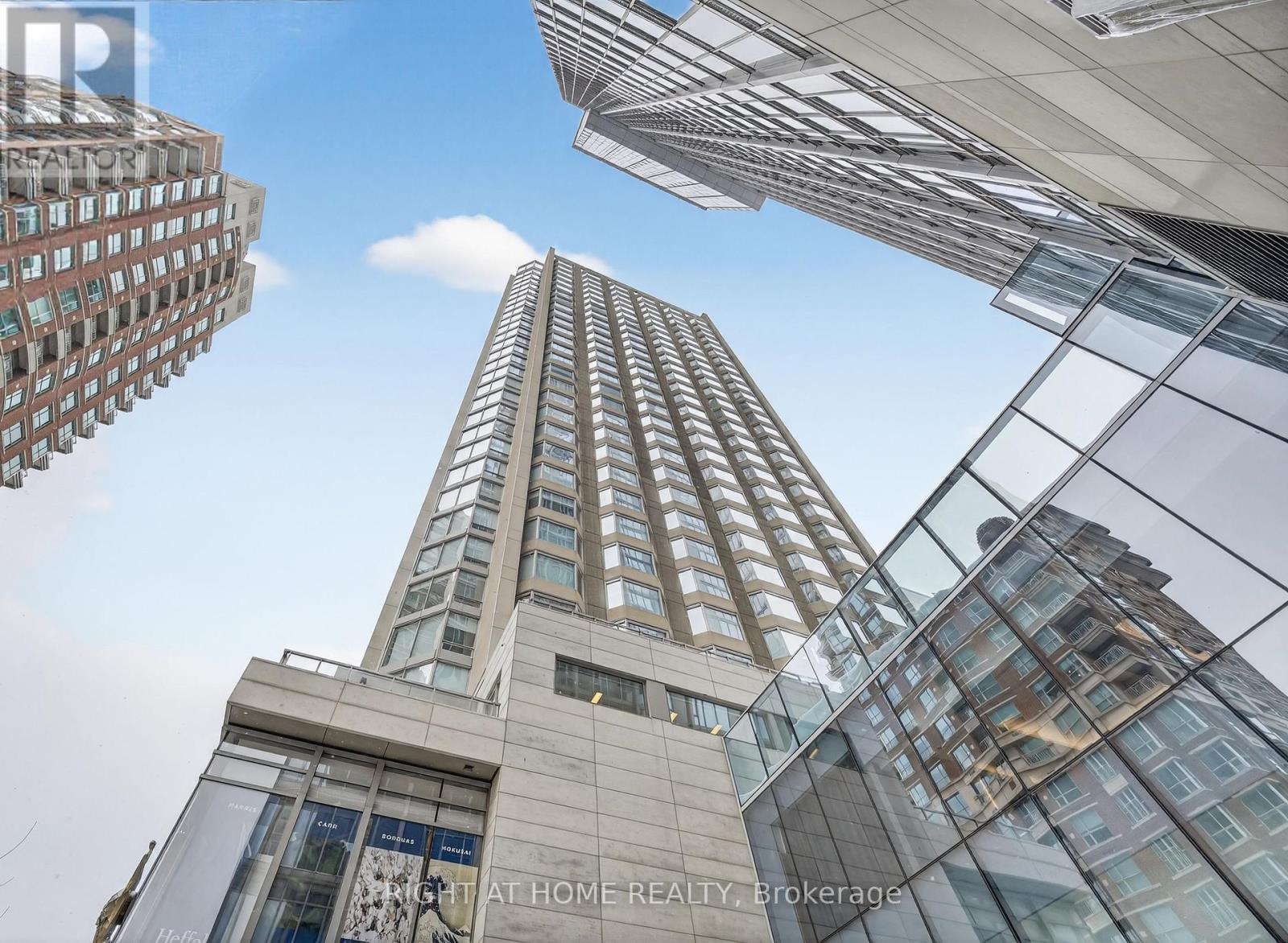 2512 - 155 YORKVILLE AVENUE, Toronto, Ontario