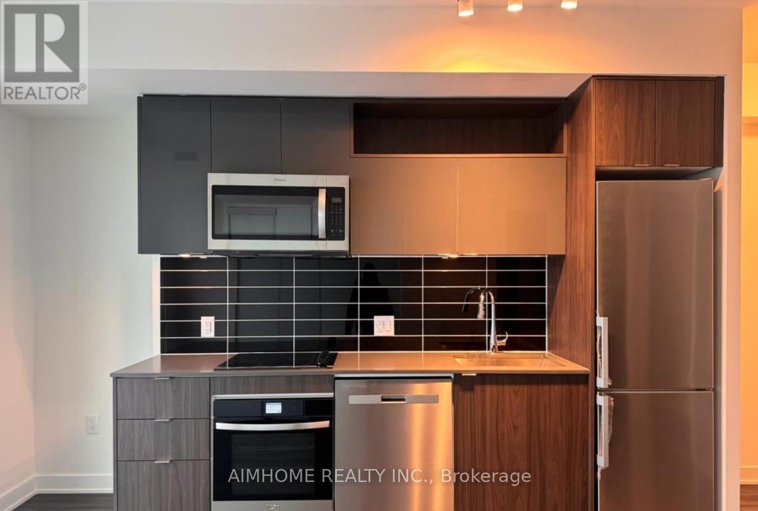 100 Dalhousie Street, Toronto, Ontario  M5B 0C7 - Photo 2 - C12769528