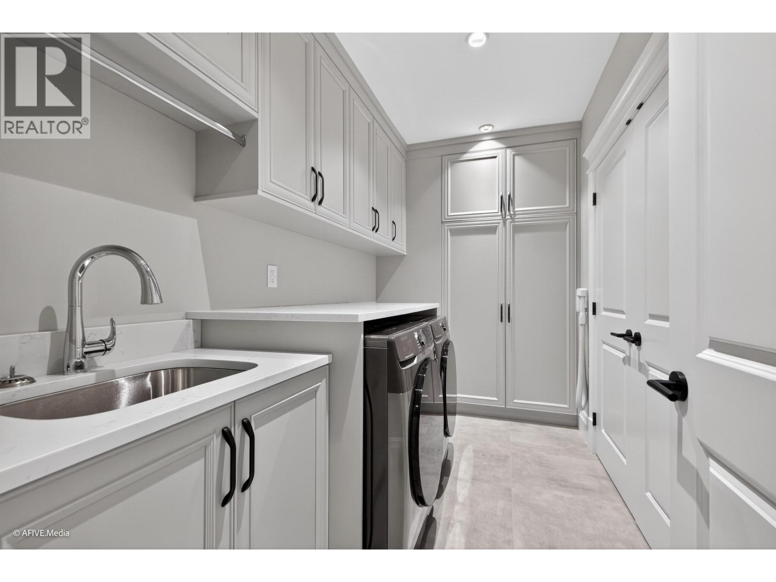 Listing Picture 33 of 40 : 3349 W 37TH AVENUE, Vancouver / 溫哥華 - 魯藝地產 Yvonne Lu Group - MLS Medallion Club Member