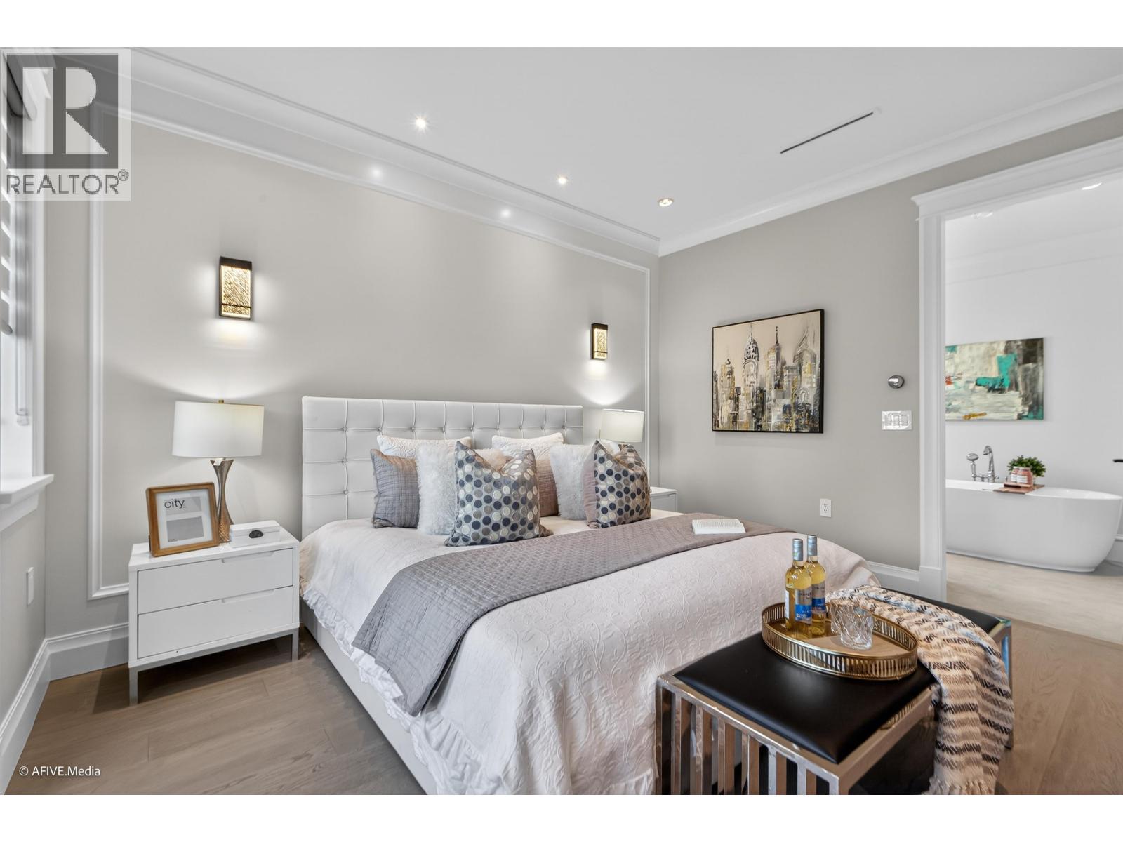 Listing Picture 22 of 40 : 3349 W 37TH AVENUE, Vancouver / 溫哥華 - 魯藝地產 Yvonne Lu Group - MLS Medallion Club Member