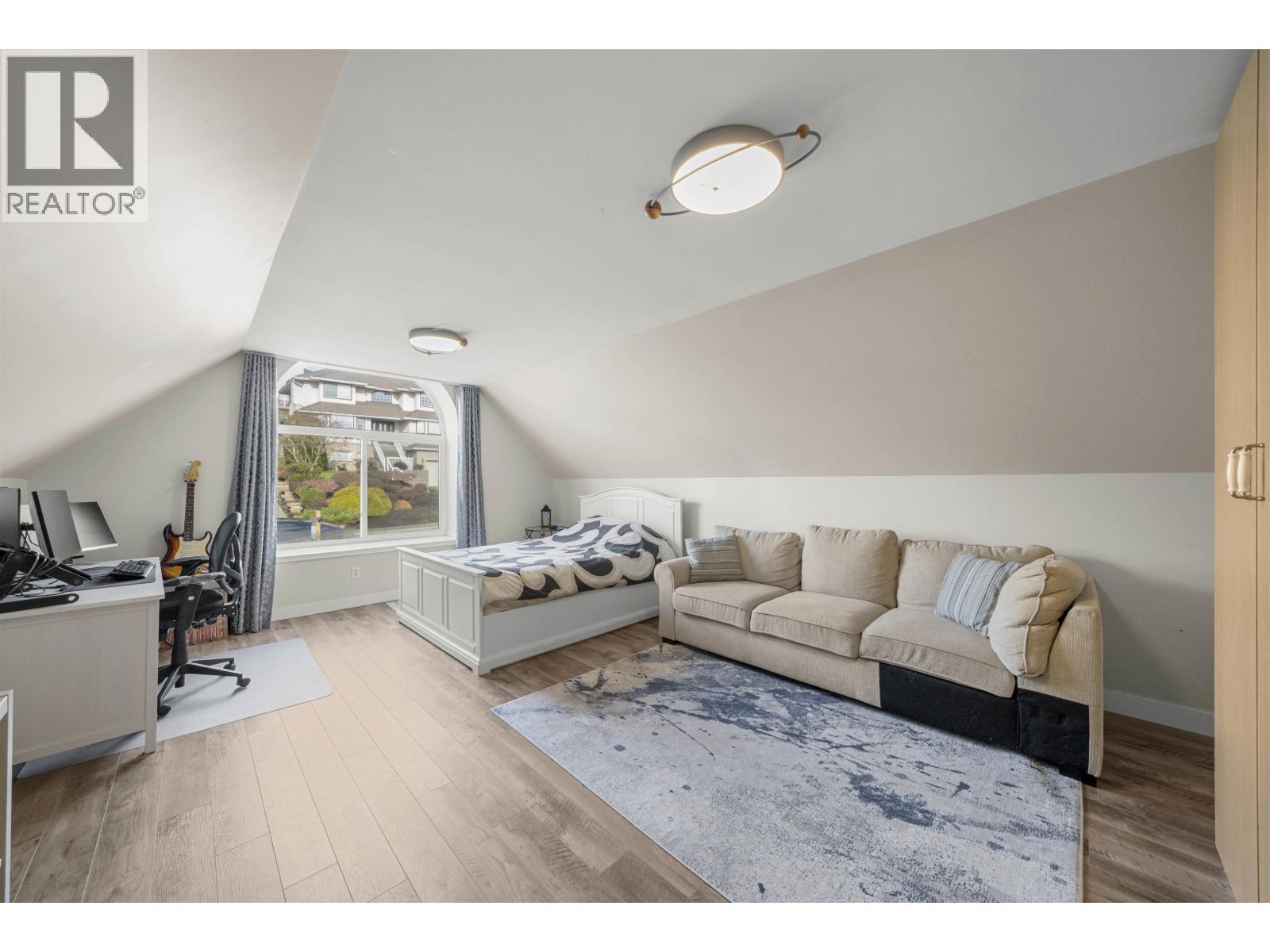 2258 Sorrento Drive, Coquitlam, British Columbia  V3K 6P4 - Photo 23 - R3070195