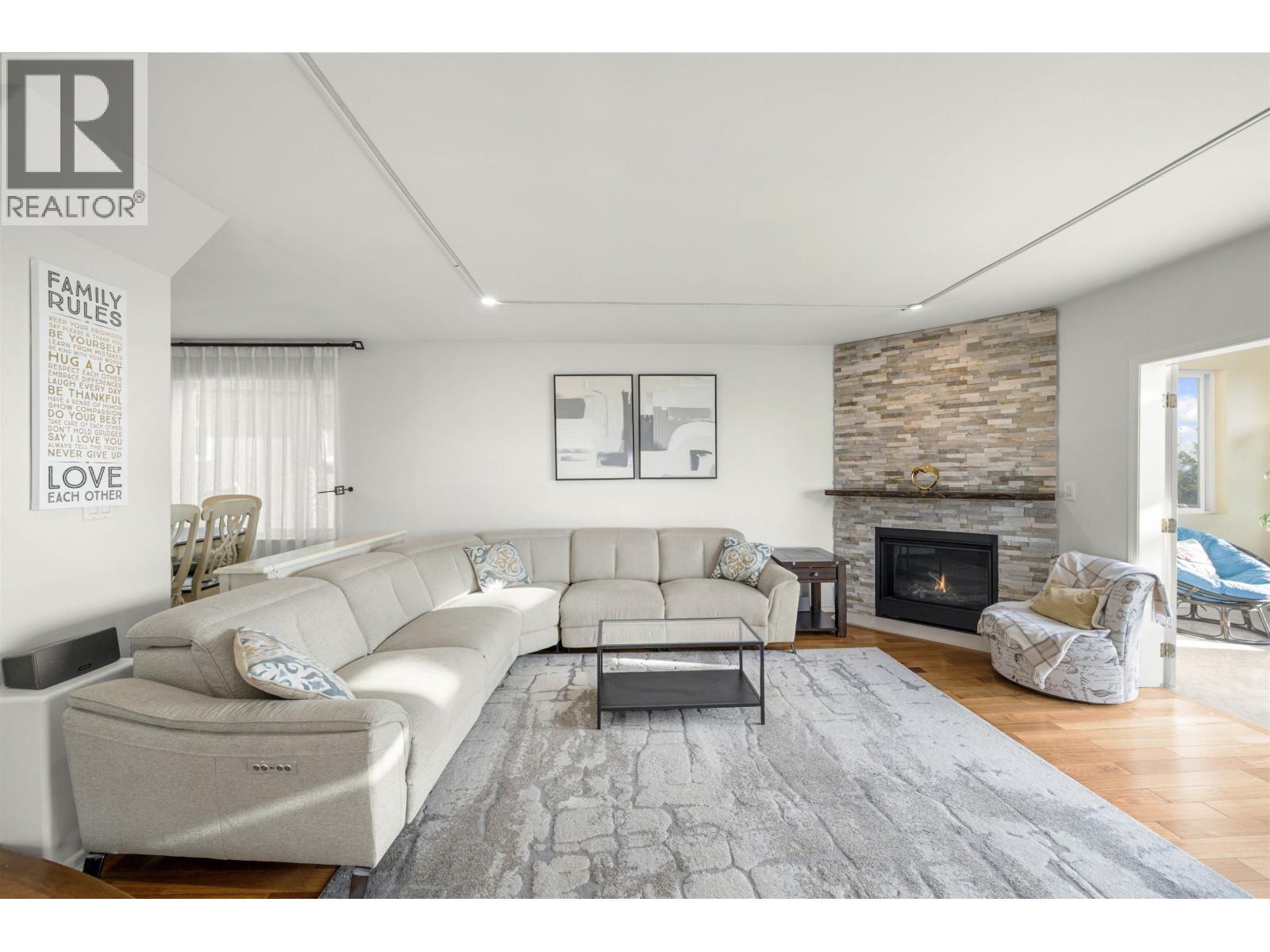 2258 Sorrento Drive, Coquitlam, British Columbia  V3K 6P4 - Photo 13 - R3070195