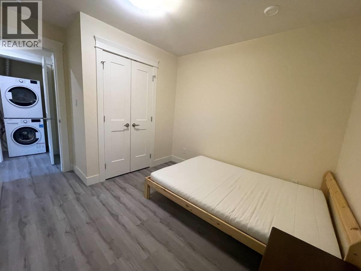 750 Grove, Burnaby, British Columbia  V5B 4G5 - Photo 7 - R3087421