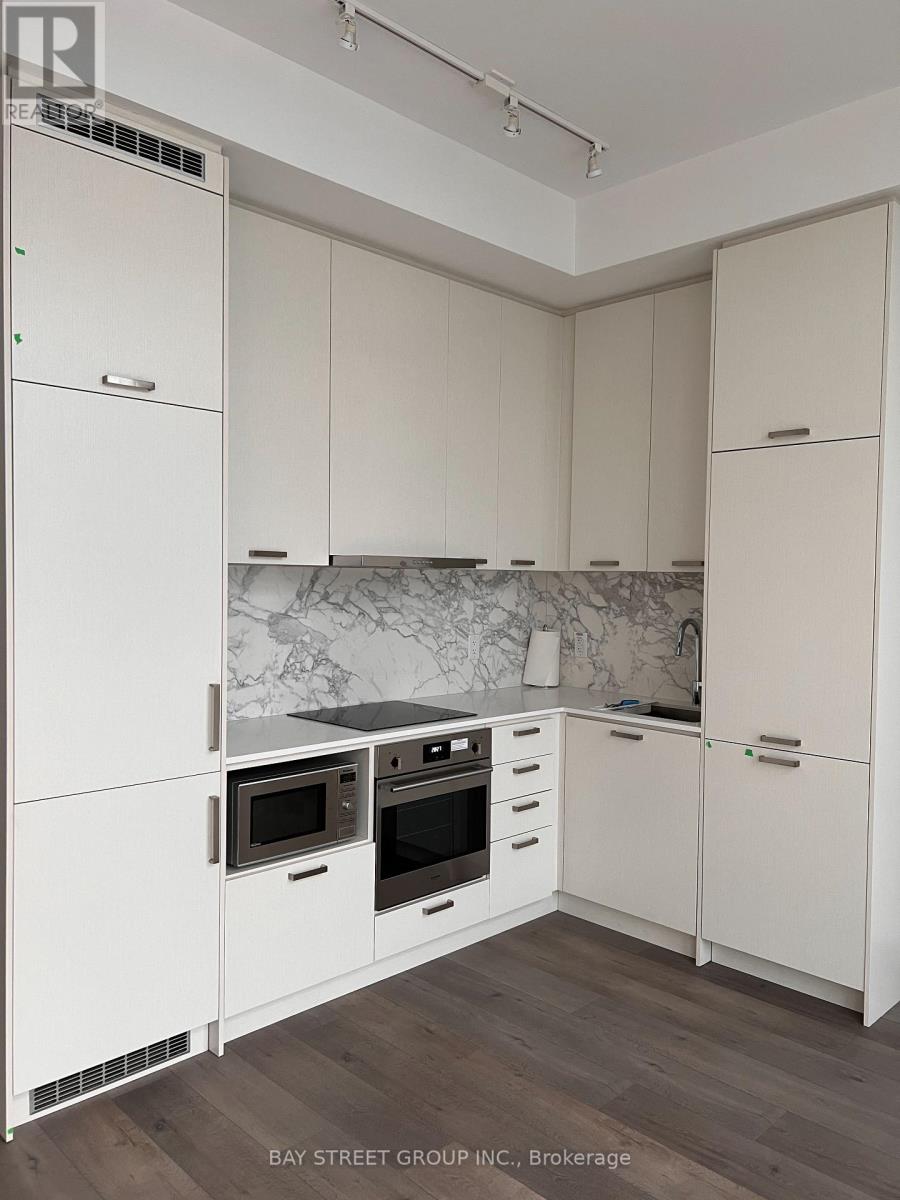 2101 - 38 Honeycrisp Crescent, Vaughan, Ontario  L4K 0M7 - Photo 2 - N12769544