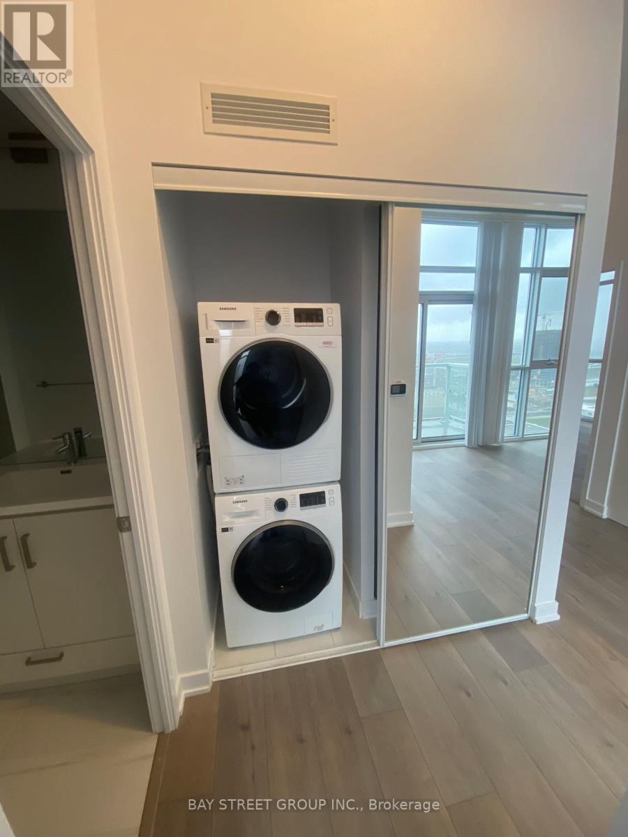 2101 - 38 Honeycrisp Crescent, Vaughan, Ontario  L4K 0M7 - Photo 3 - N12769544