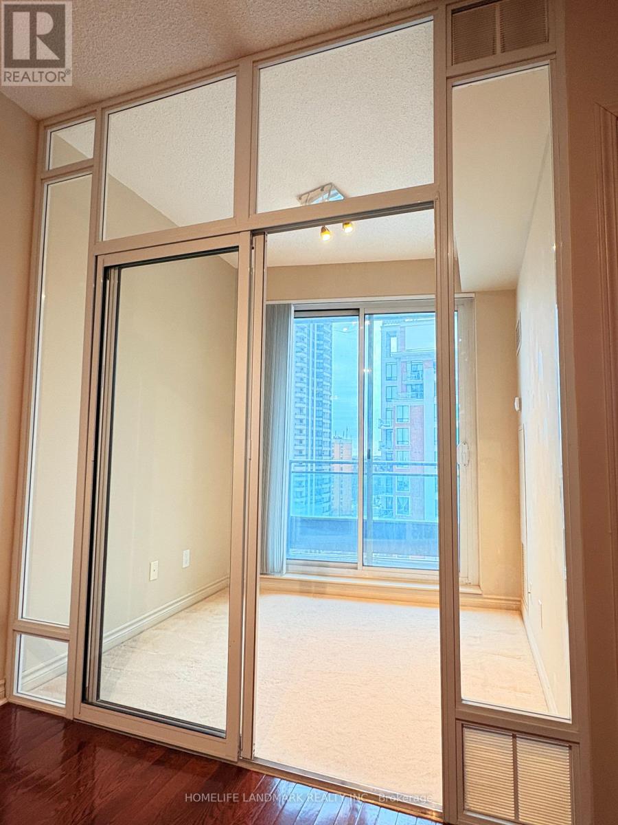 60 Byng Avenue, Toronto (Willowdale East), Ontario  M2N 4K3 - Photo 5 - C12769550