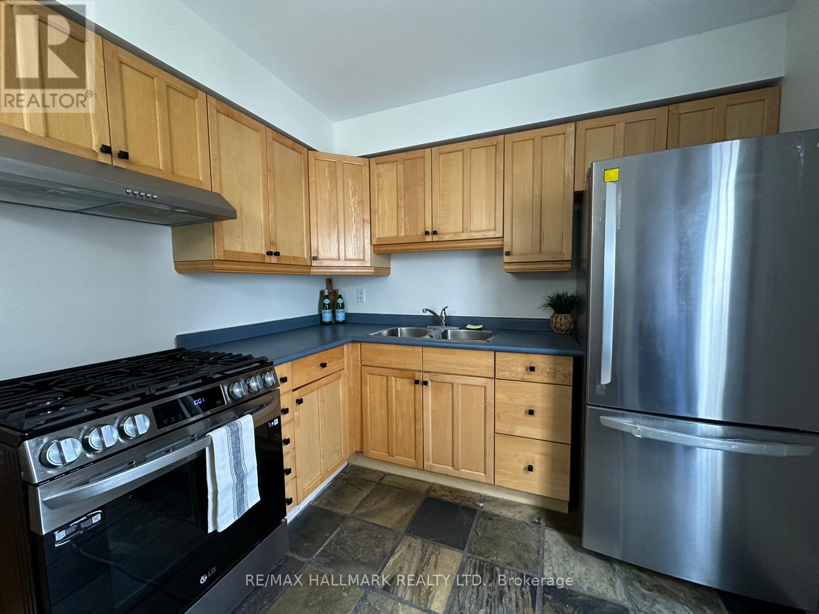 2 - 571 Pape Avenue, Toronto (Blake-Jones), Ontario  M4K 3R5 - Photo 2 - E12769554