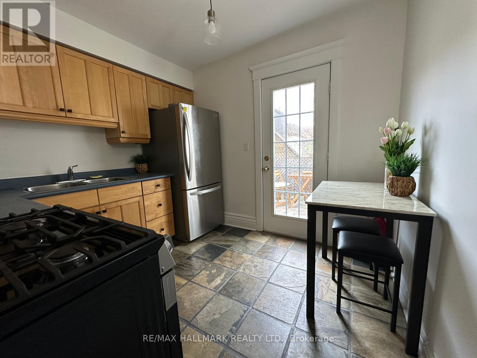 2 - 571 Pape Avenue, Toronto (Blake-Jones), Ontario  M4K 3R5 - Photo 3 - E12769554