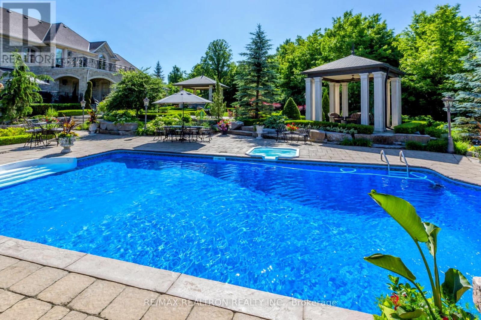 30 Nightfall Court, Vaughan, Ontario  L0J 1C0 - Photo 8 - N12769556