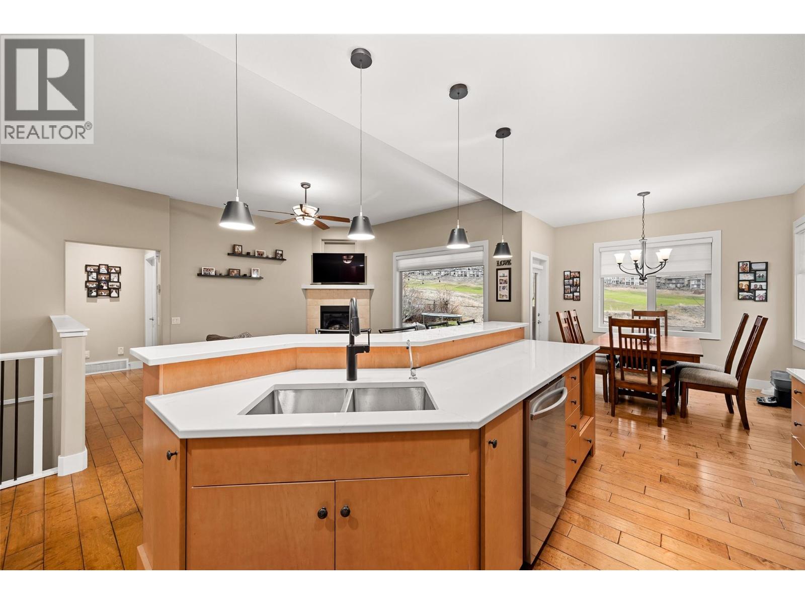 1601 Tower Ranch Boulevard Kelowna Photo 8