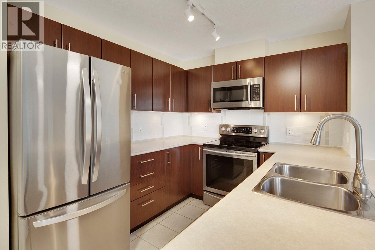 401 7088 Mont Royal Square, Vancouver, British Columbia  V5S 4X7 - Photo 7 - R3086888