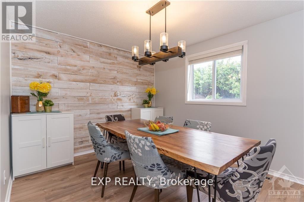 43 Exeter Drive, Ottawa, Ontario  K2J 1Z9 - Photo 2 - X12769592