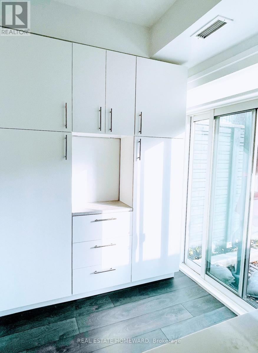 17 St. Bartholomew Street, Toronto, Ontario  M5A 0A3 - Photo 3 - C12769578