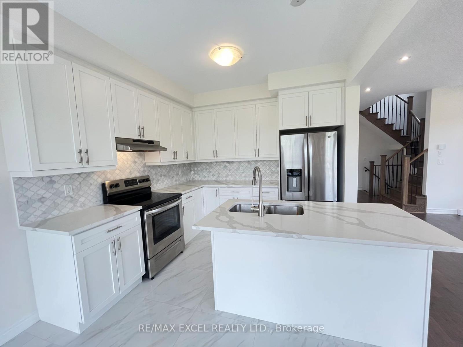 24 Stubbs Lane, Aurora, Ontario  L4G 3Y3 - Photo 10 - N12769570