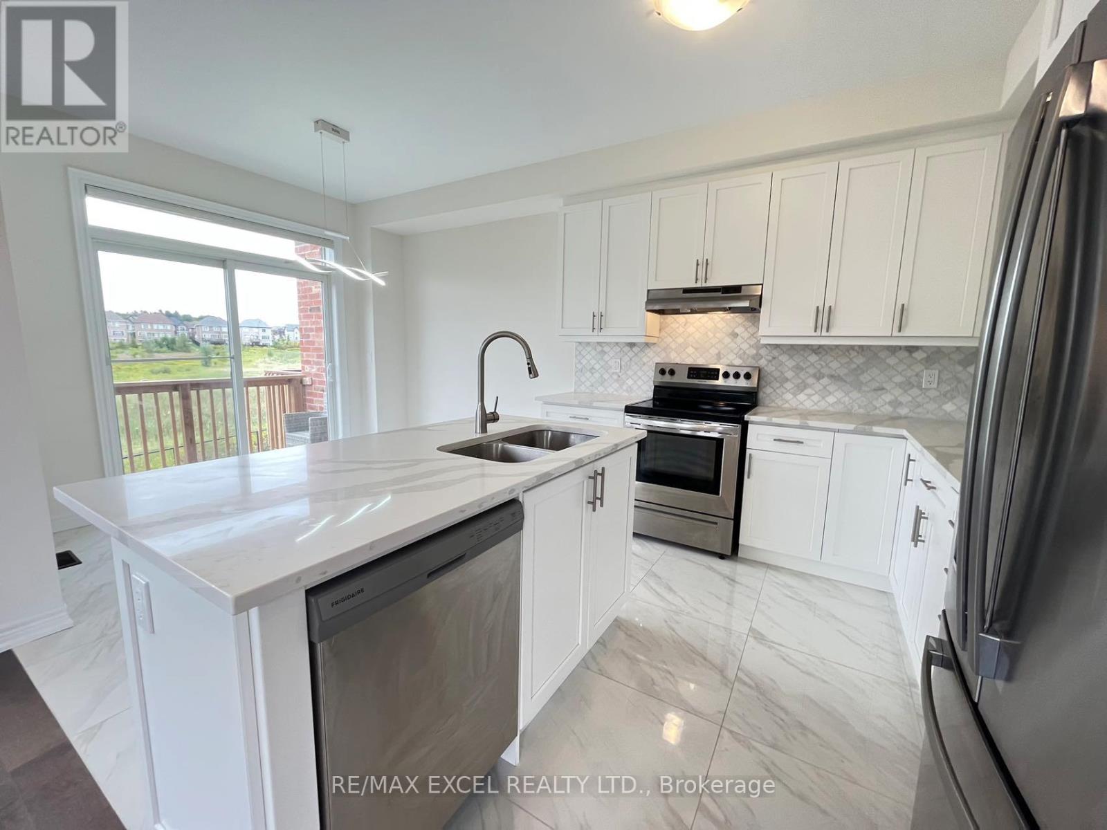 24 Stubbs Lane, Aurora, Ontario  L4G 3Y3 - Photo 11 - N12769570