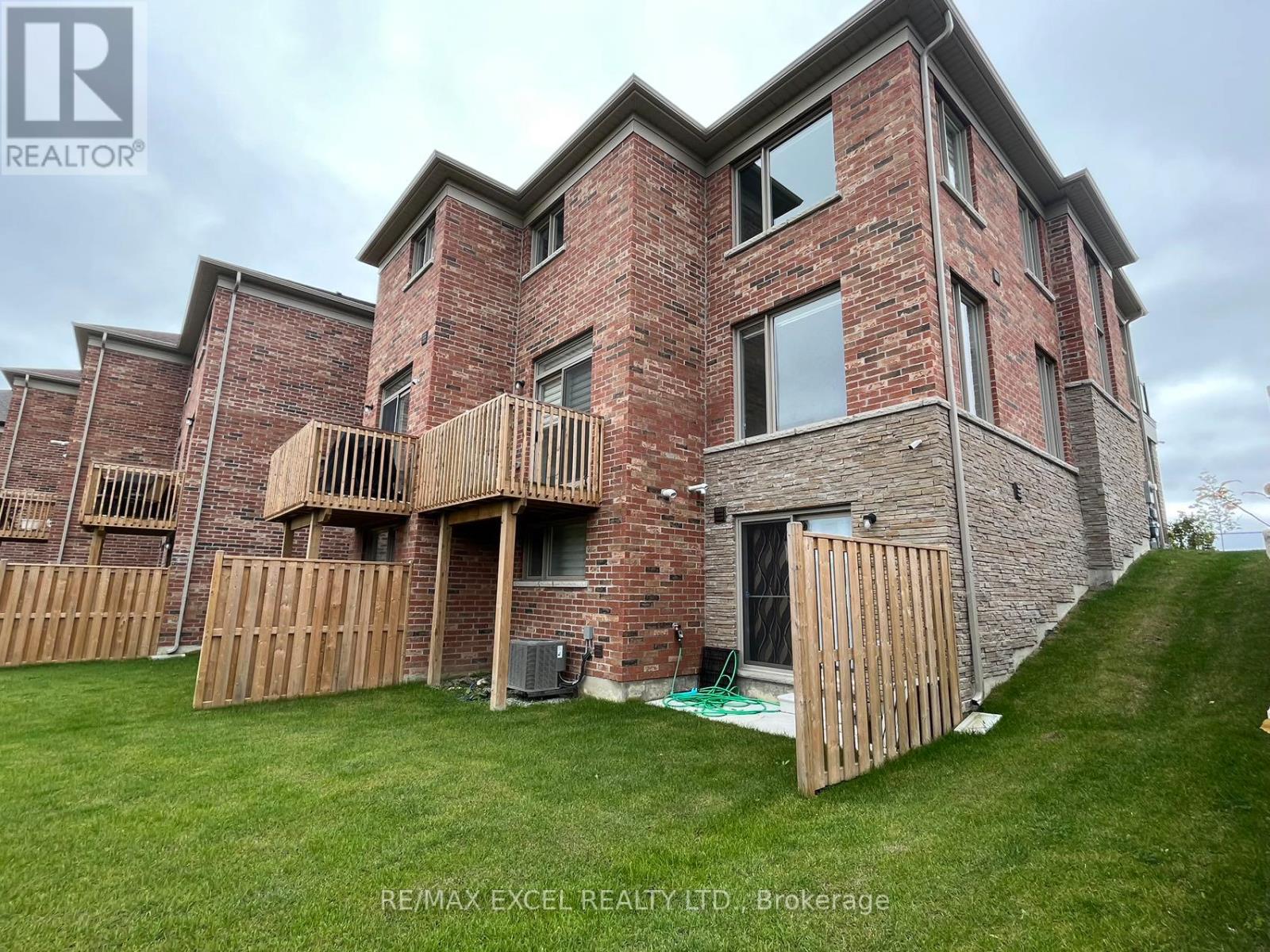 24 Stubbs Lane, Aurora, Ontario  L4G 3Y3 - Photo 29 - N12769570