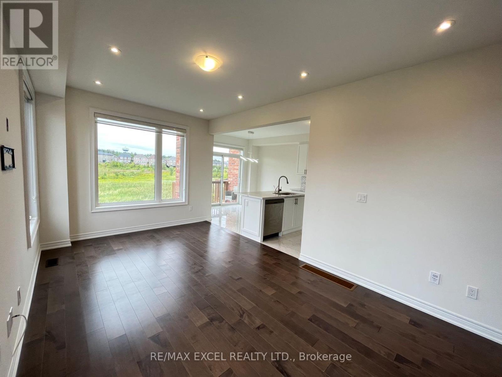 24 Stubbs Lane, Aurora, Ontario  L4G 3Y3 - Photo 7 - N12769570