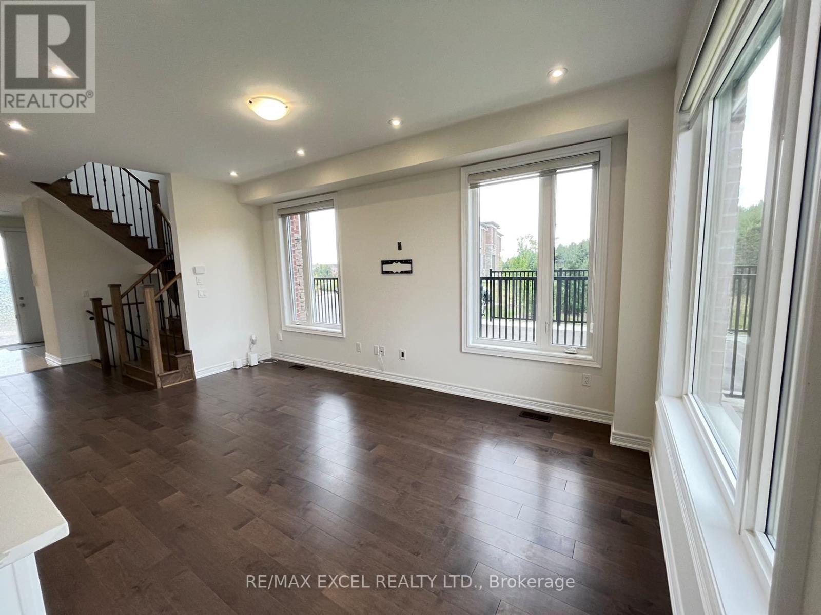 24 Stubbs Lane, Aurora, Ontario  L4G 3Y3 - Photo 8 - N12769570