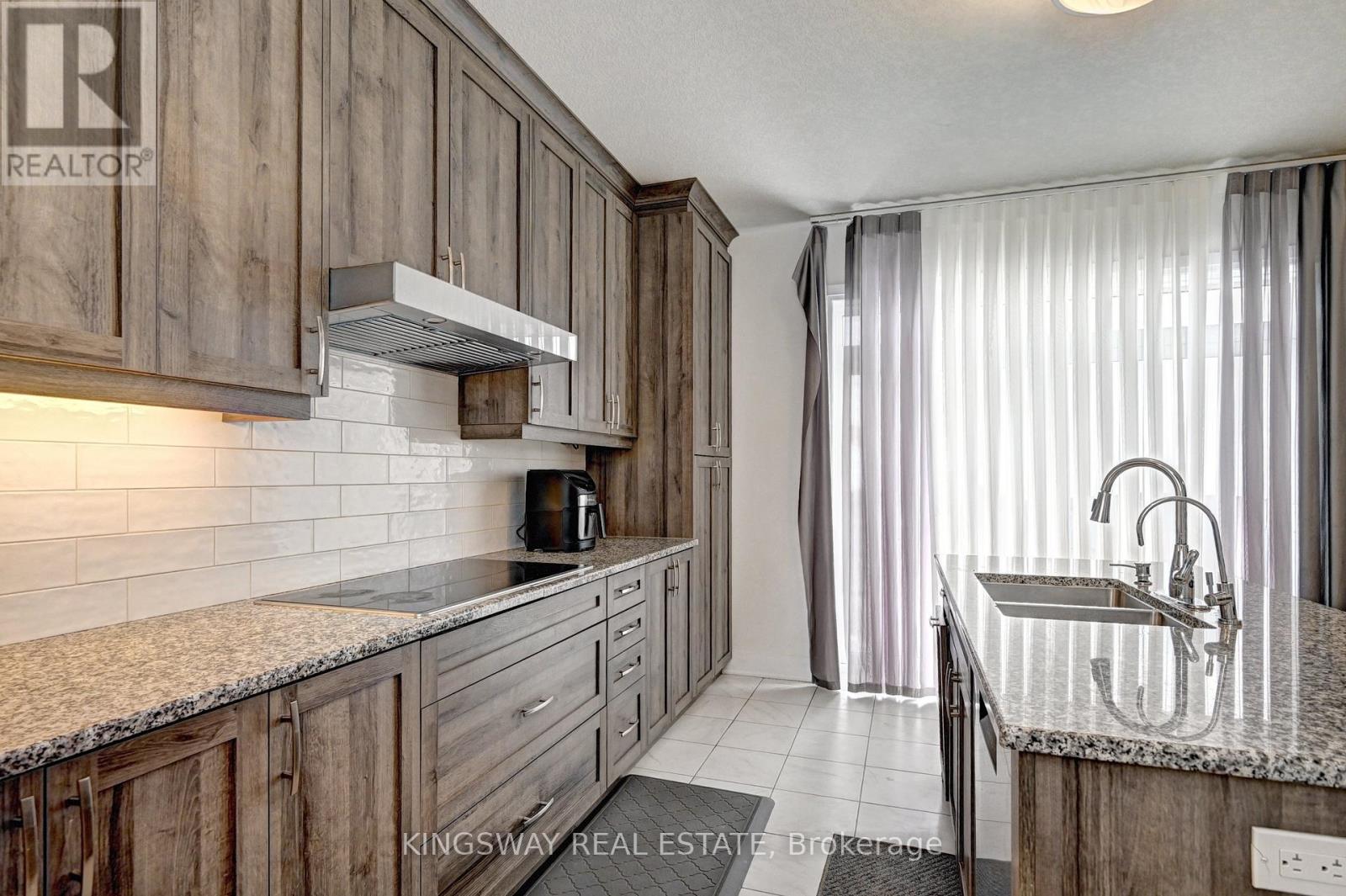 520 Nathalie Crescent, Kitchener, Ontario  N2E 0C9 - Photo 10 - X12769588